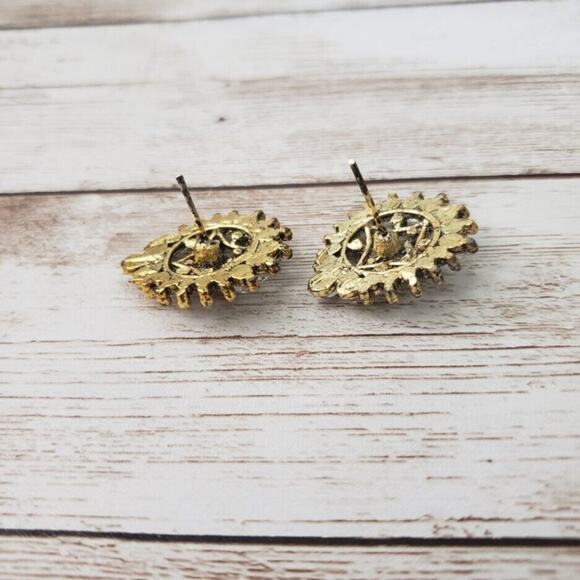 Vintage Earrings for Pierced Ears - Stunning Ornate Gold Tone & Clear Gem - Picture 3 of 4